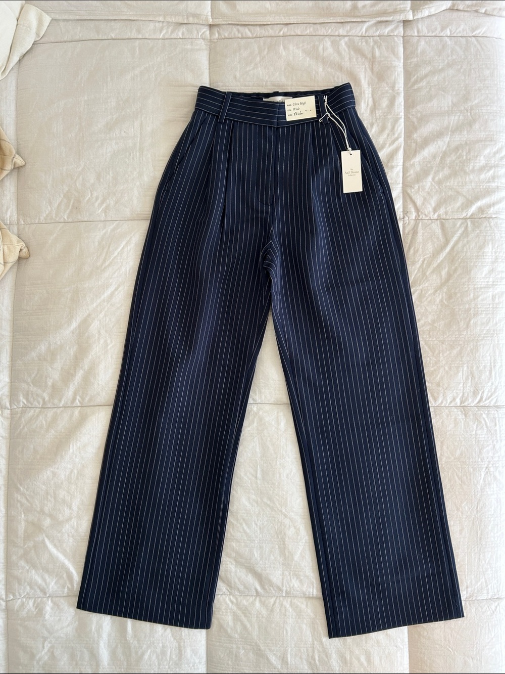 Abercrombie & Fitch Sloane Trousers – Navy Pinstripe – Size 23 Short (NWT)